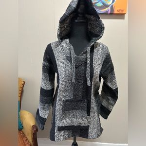 Drug rug hoodie . Black and white